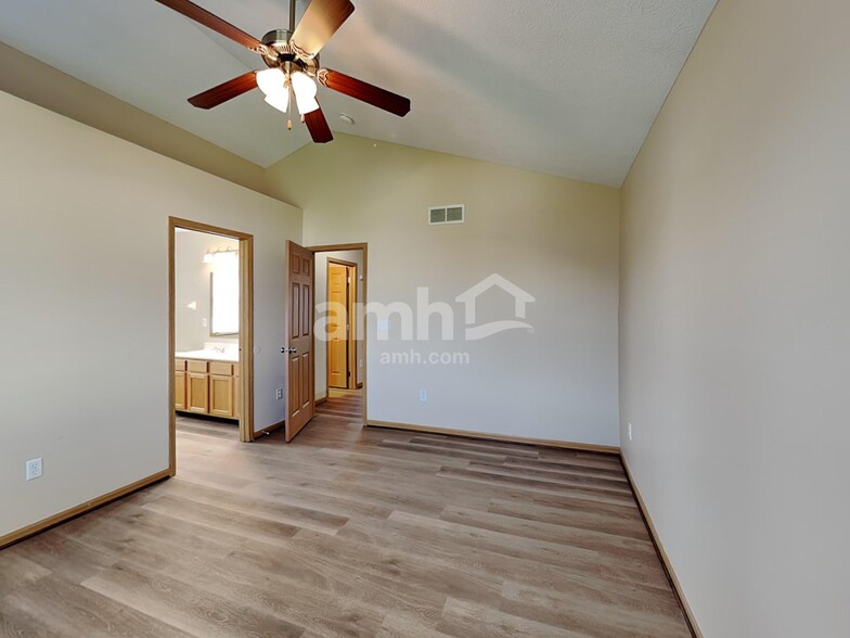 Building Photo - 219 Hayfield Dr