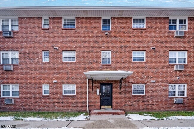 Primary Photo - 355 Broad St