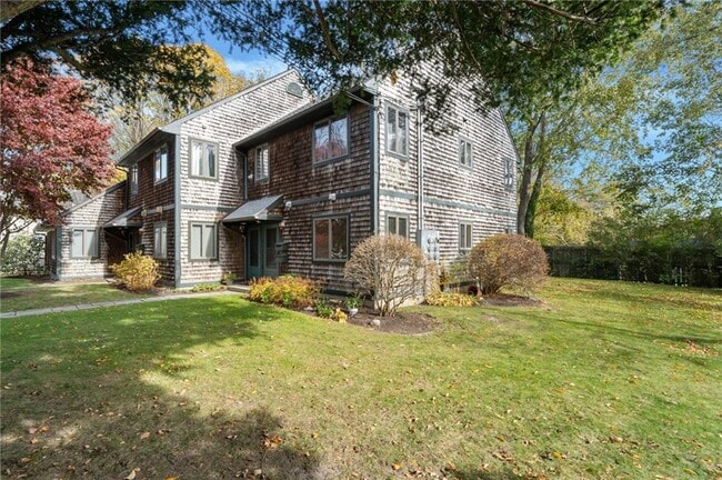 Building Photo - 18 Chapel St