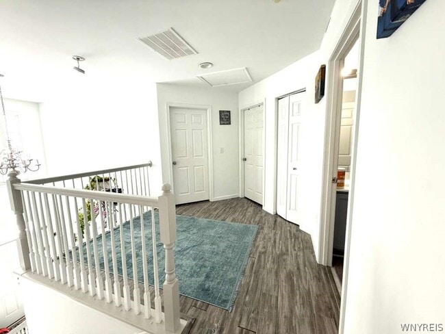 Building Photo - 2423 Purple Martin Ln