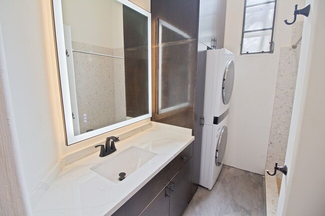 Building Photo - Eden at Haiku Woods – 3BD/2BA/2 Covered Parking with EV Charger