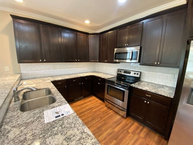 Building Photo - Pre-Leasing for August 2026!