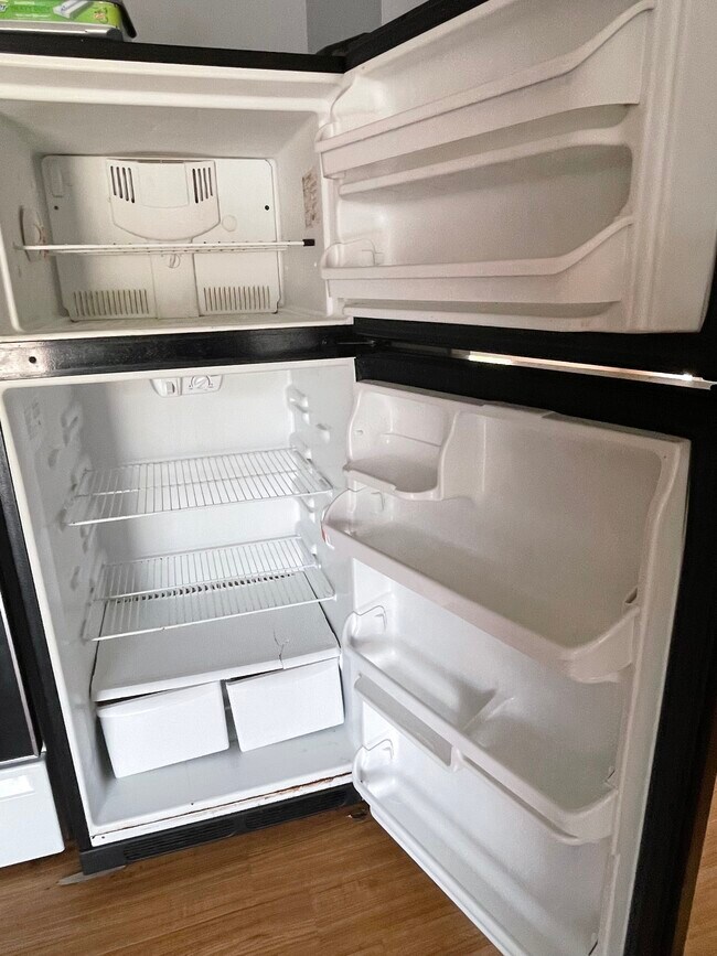 Building Photo - 41 Meadowgreen Dr