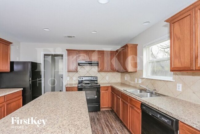 Building Photo - 3010 Dusty Oak Dr