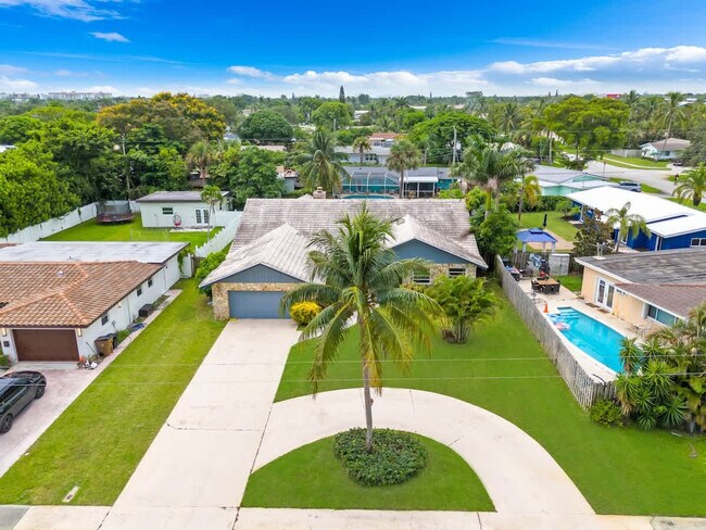 Building Photo - 1006 SE 6th St