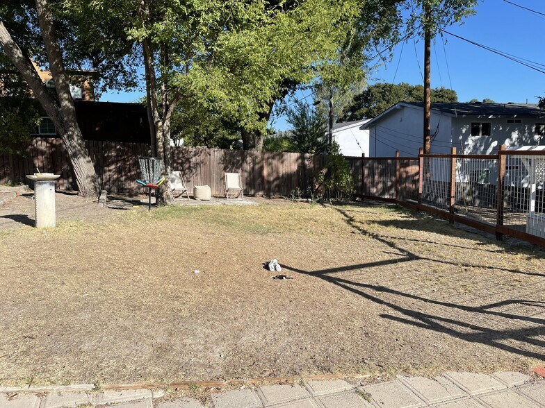 Building Photo - 5350 Mariquita Ave