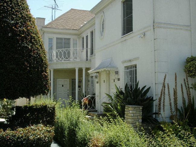 Building Photo - 6176 W Olympic Blvd