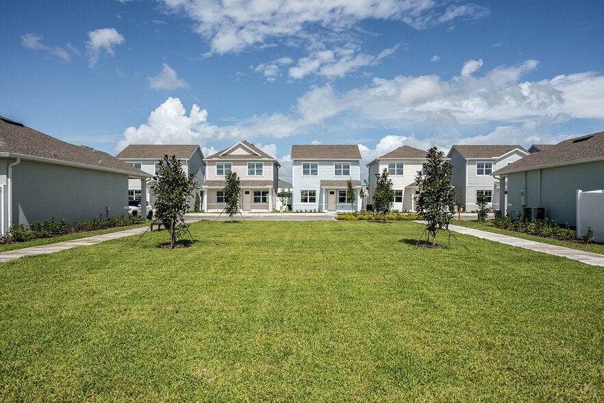 Primary Photo - Abrazo at Four Corners