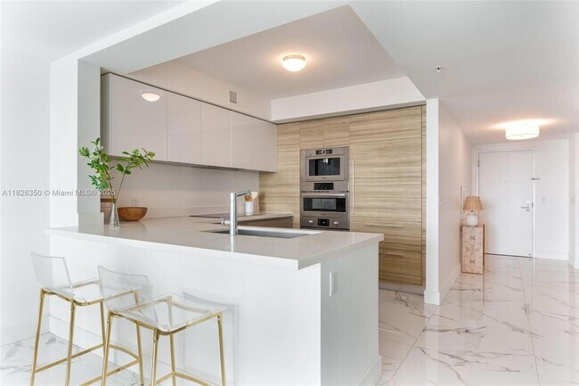 Building Photo - 330 Sunny Isles Blvd