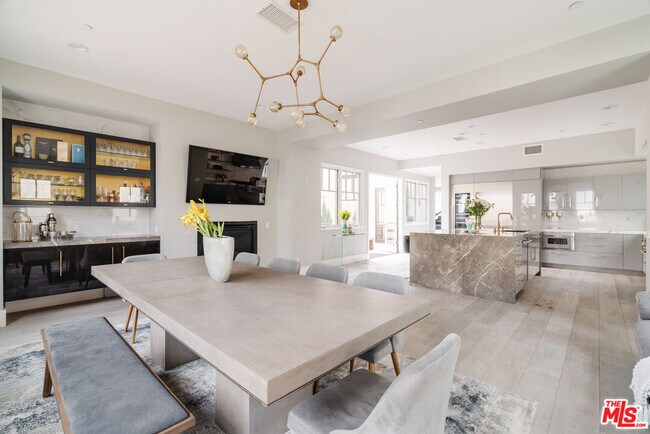Building Photo - 13065 Bluff Creek Dr