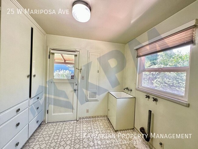 Building Photo - Single-Story 3-Bedroom 2-Bath Home Close t...