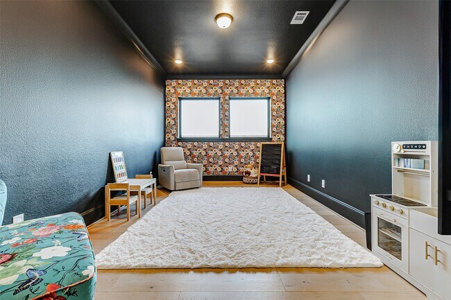 Building Photo - 7606 Redwoods Frst Dr