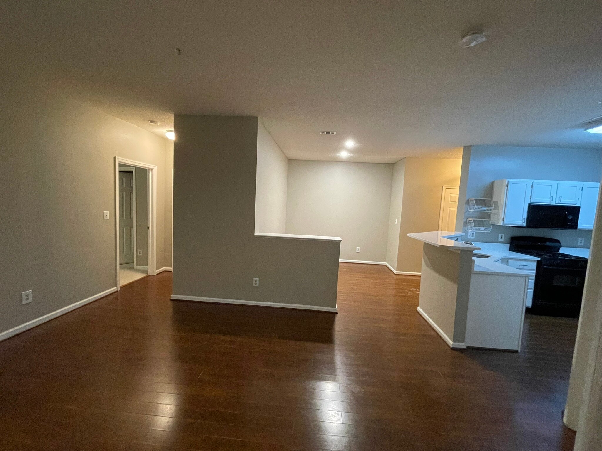 Building Photo - 1701 Lake Shore Crest Dr