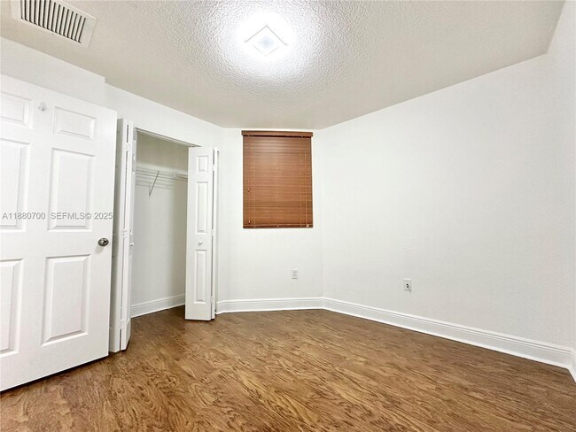 Building Photo - 10870 NW 88th Terrace