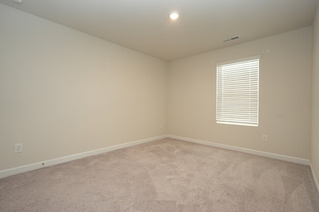 Building Photo - 12412 Larue Ln