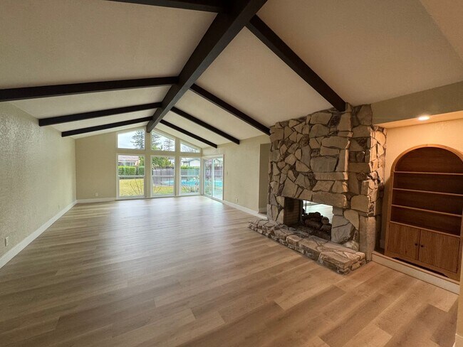 Building Photo - VAILABLE NOW! G O R G E O U S Single Story 3 Bed 2 Bath with Pool