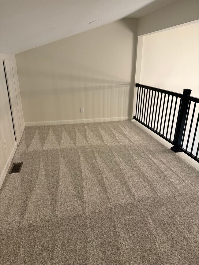 Building Photo - Completely renovated 4 bedroom home in Halteman