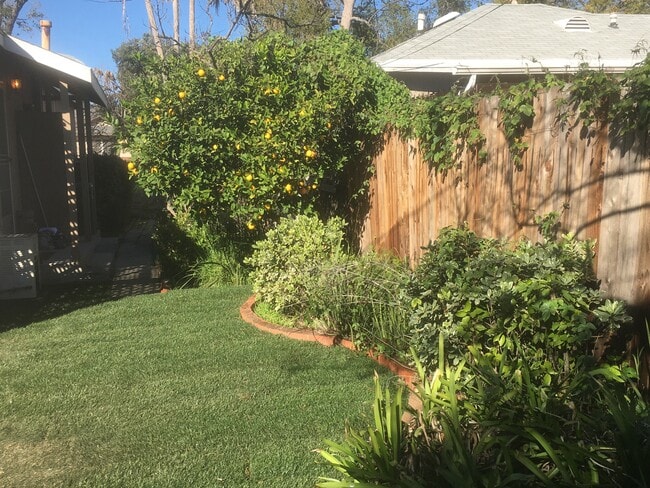 Gardening Svc. Included - 14656 Morrison St