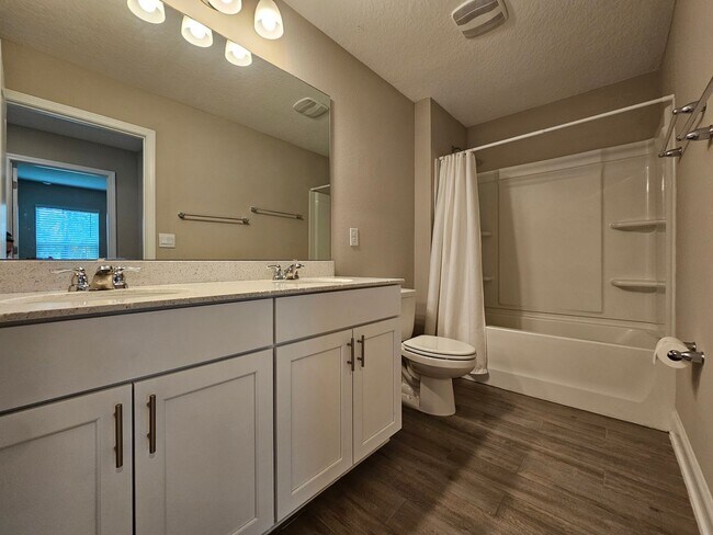 Building Photo - Sawmill Branch 4 Bedroom 2 Bath 3 Car Gara...