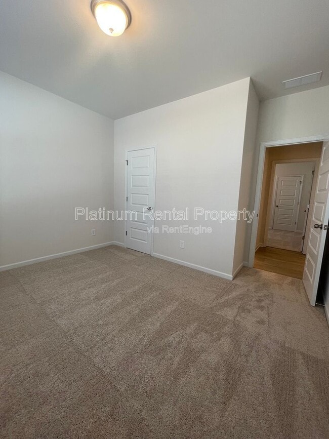 Building Photo - 32 Thedford Dr