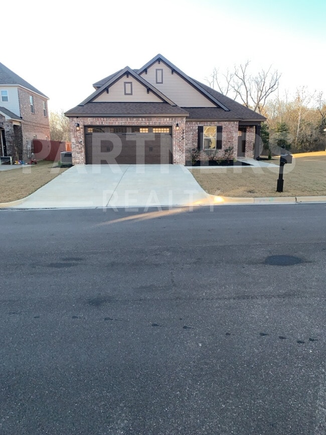 Building Photo - 5812 Blevins Cir
