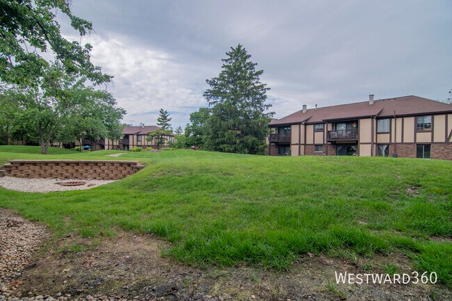 Building Photo - 1605 Thames Ct