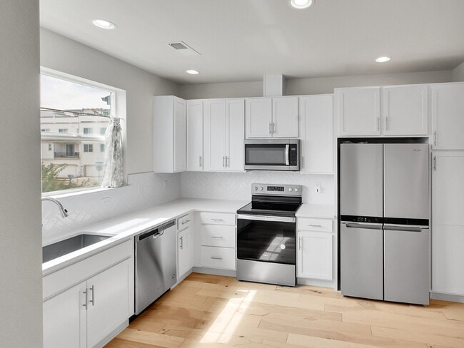 Building Photo - $2,350 - 2 Bed, 2.5 Bath Townhome in Broom...