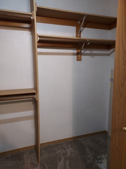 Room 1 Closet - 7910 SE 67th Ave