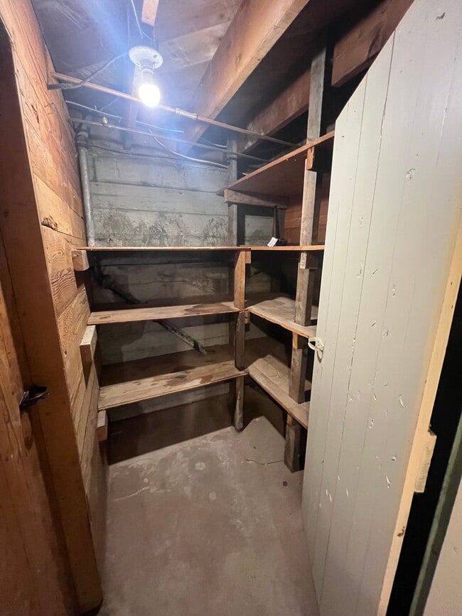 Building Photo - Cozy 2 Bedroom in Charming Everett Neighbo...