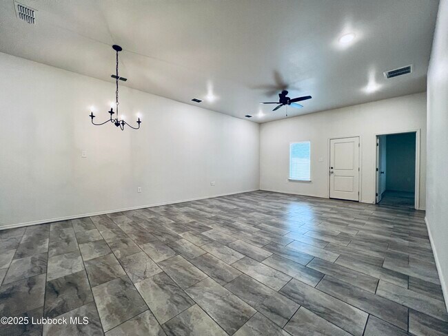 Building Photo - 5518 Kemper St