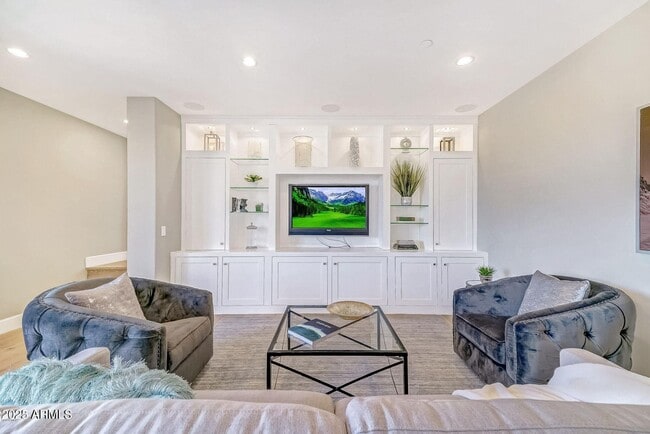 Building Photo - 10074 E Flathorn Dr