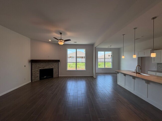 Building Photo - Beautiful New Home!