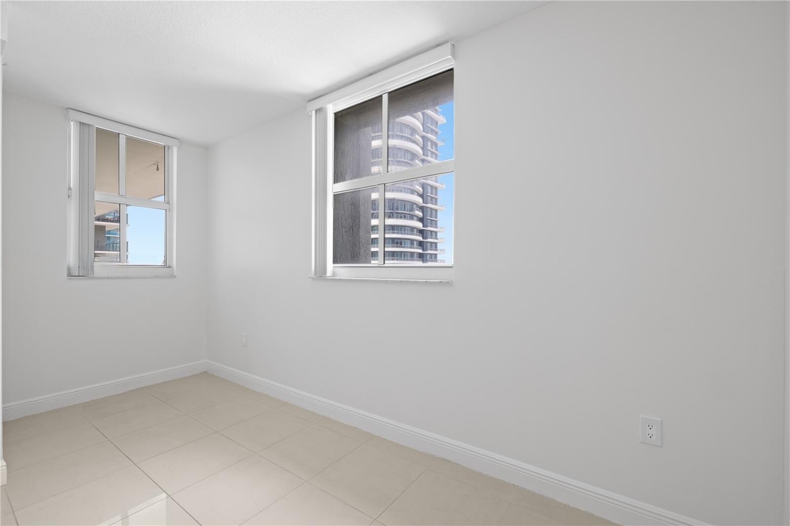 Building Photo - 1250 S Miami Ave