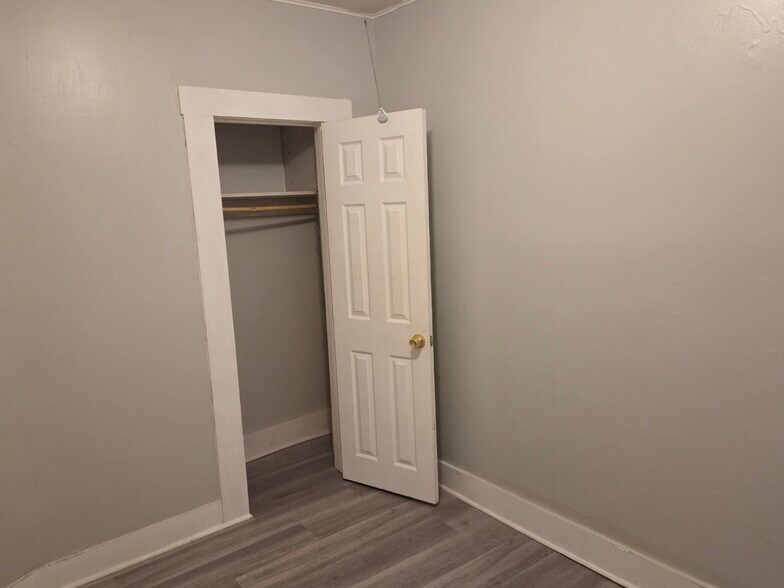 Building Photo - 5 Lafayette St