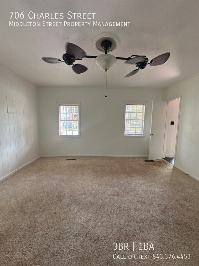 Building Photo - 706 Charles St