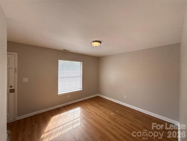 Building Photo - 409 Hawley Ave