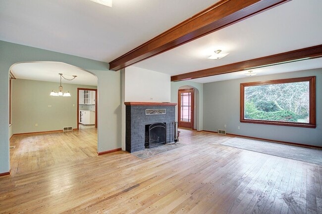 Building Photo - 5Bd/2.5Ba Redmond House