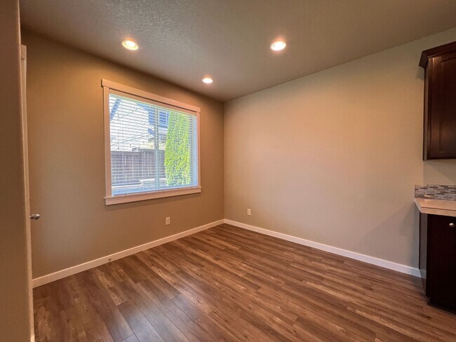 Building Photo - 503 N 41st Pl