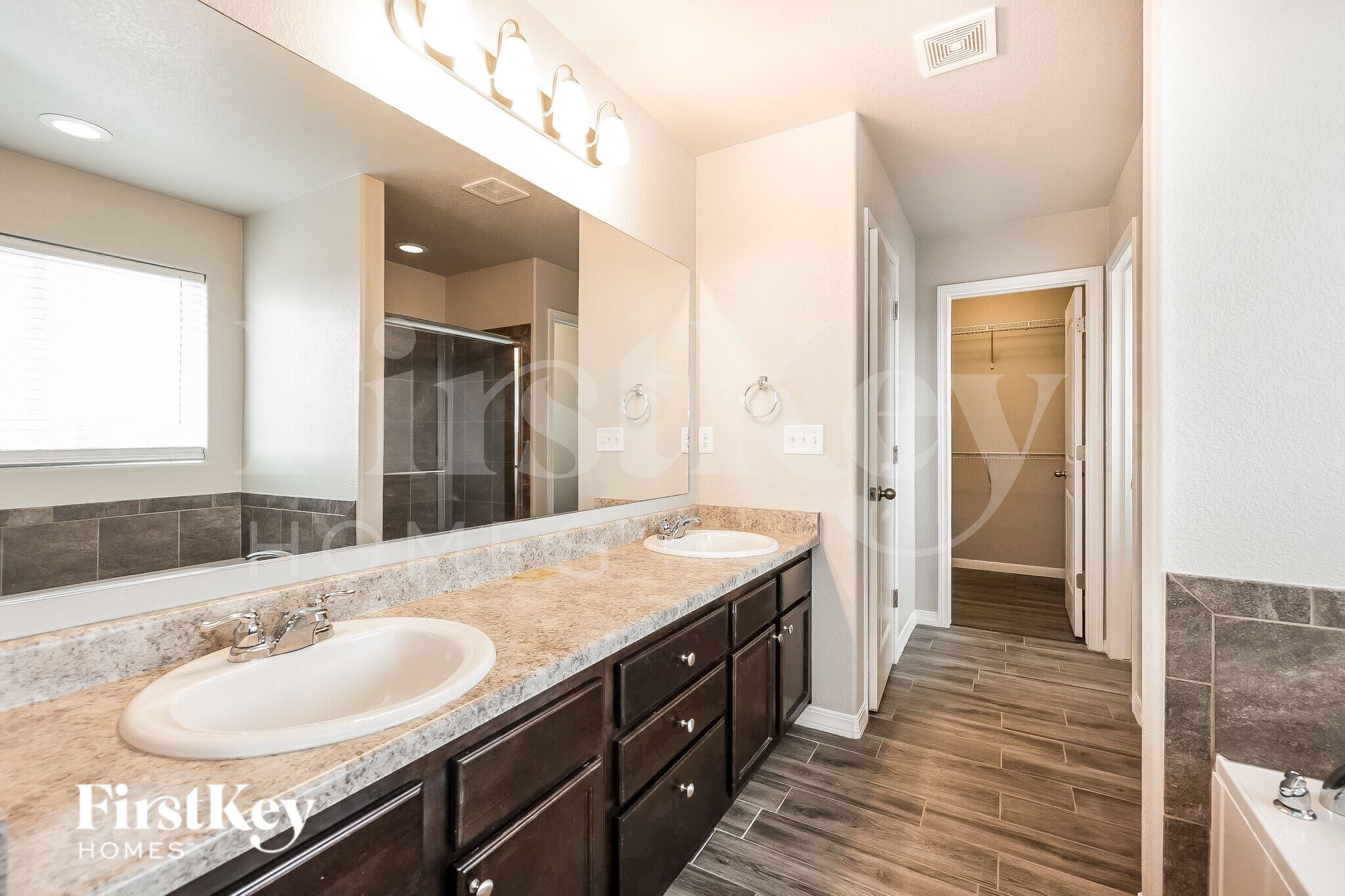 Building Photo - 8517 Admiral Way