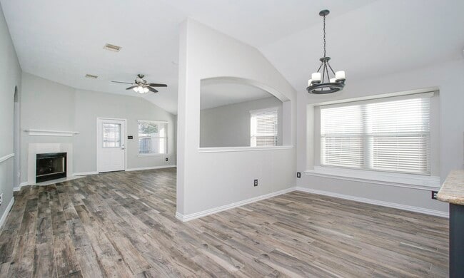 Building Photo - 24918 Oconee Dr