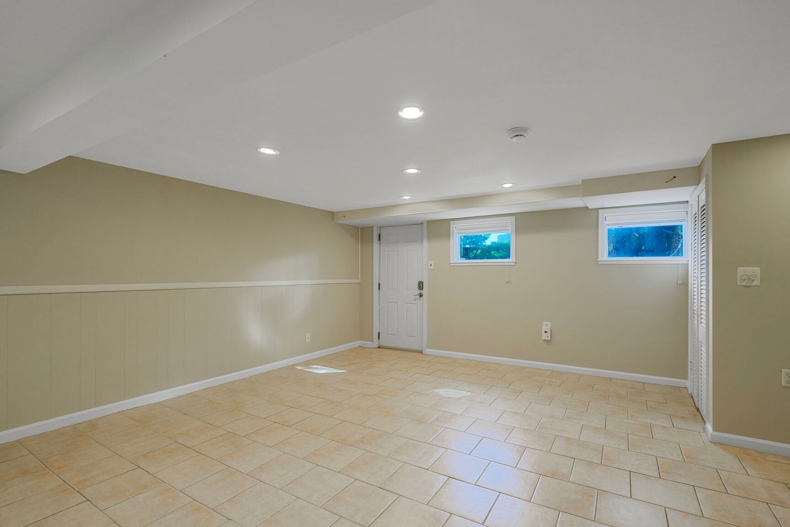 Building Photo - 231 Burgess Ave