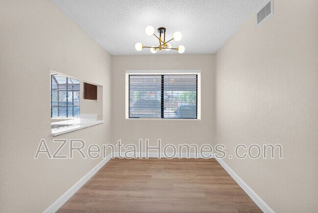 Building Photo - 1111 E University Dr