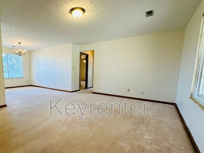 Building Photo - 857 Spinnaker Rd