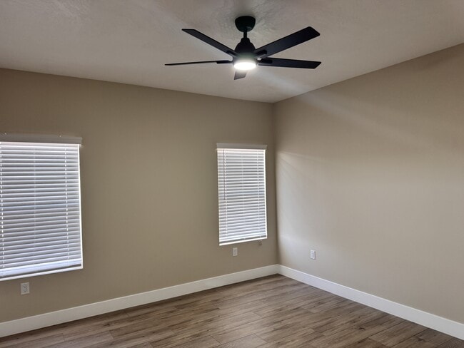 Building Photo - 10367 9th Ave