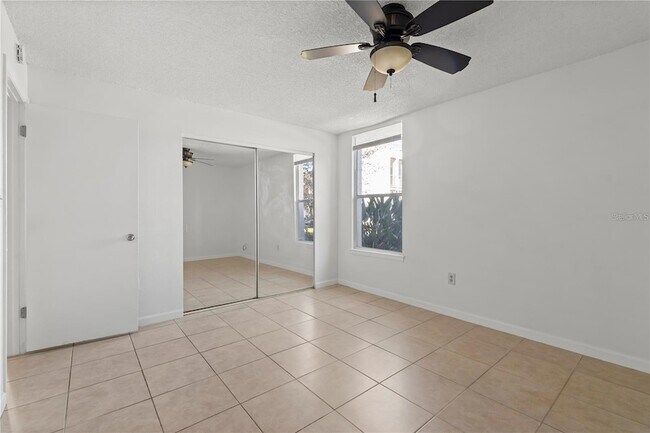 Building Photo - 530 Orange Dr