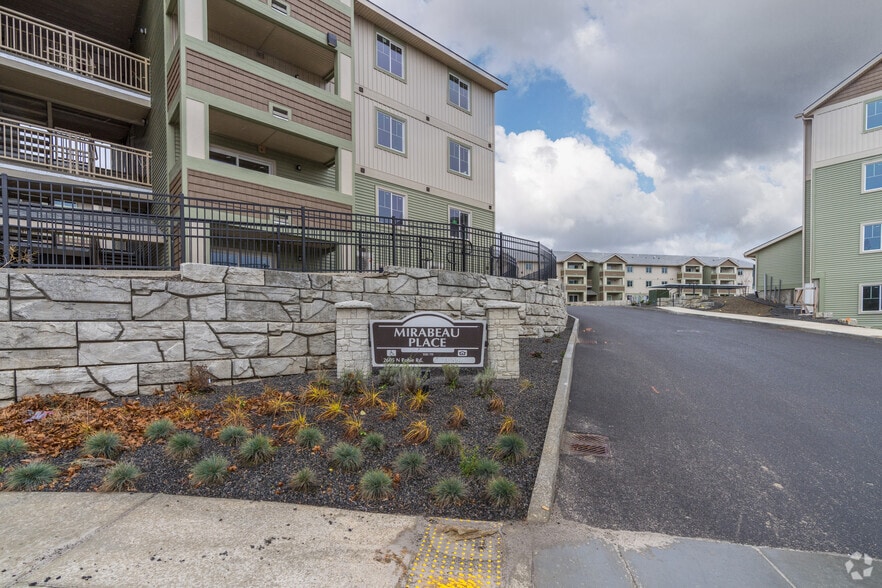 Building Photo - Mirabeau Place