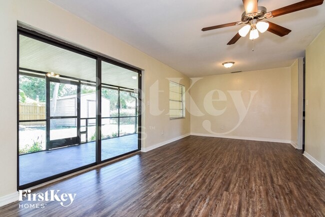 Building Photo - 4818 W Bay Villa Ave