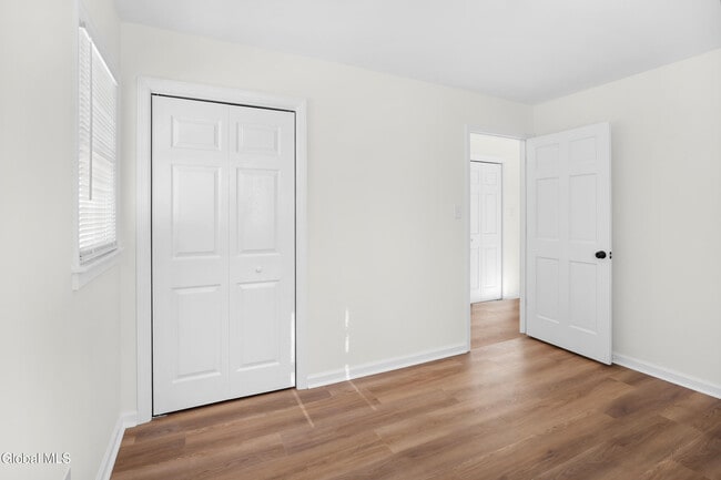 Building Photo - 3 Miracle Ln