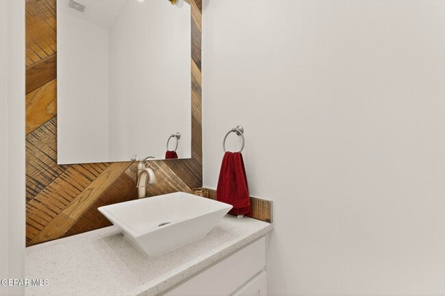 Building Photo - 905 Witton Pl