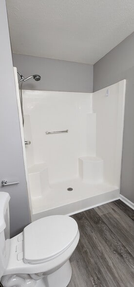 Building Photo - 821 Plantation Dr